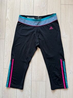 Adidas Climalite Capri Running Leggings in Black, Pink & Blue Women’s Size M